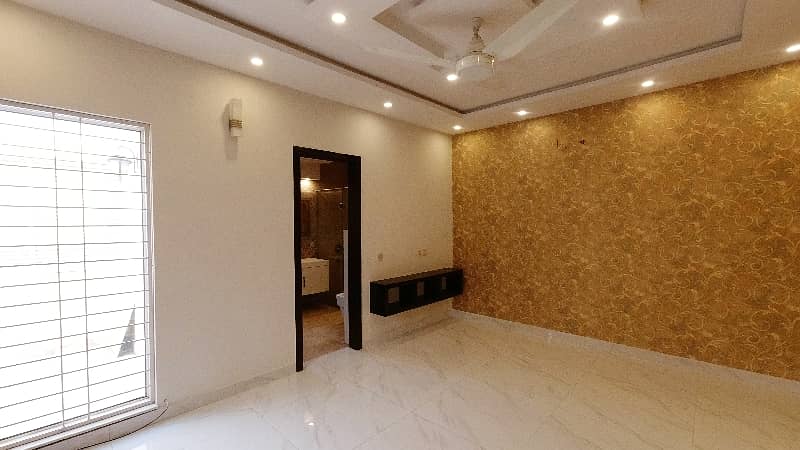 10 Marla Luxurious House for Sale in Phase 5, DHA Lahore 26