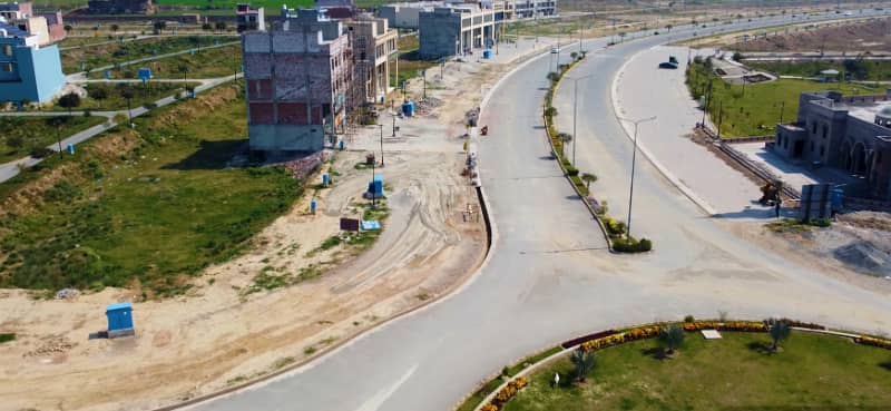 5 Marla Ready To Possession Ideal Location Plot on 2.5 Years Easy Installment Plan In Zaamin City Lahore 16