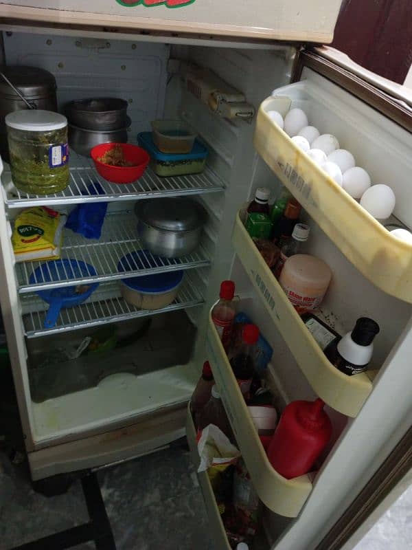 refrigerator/fridge 3