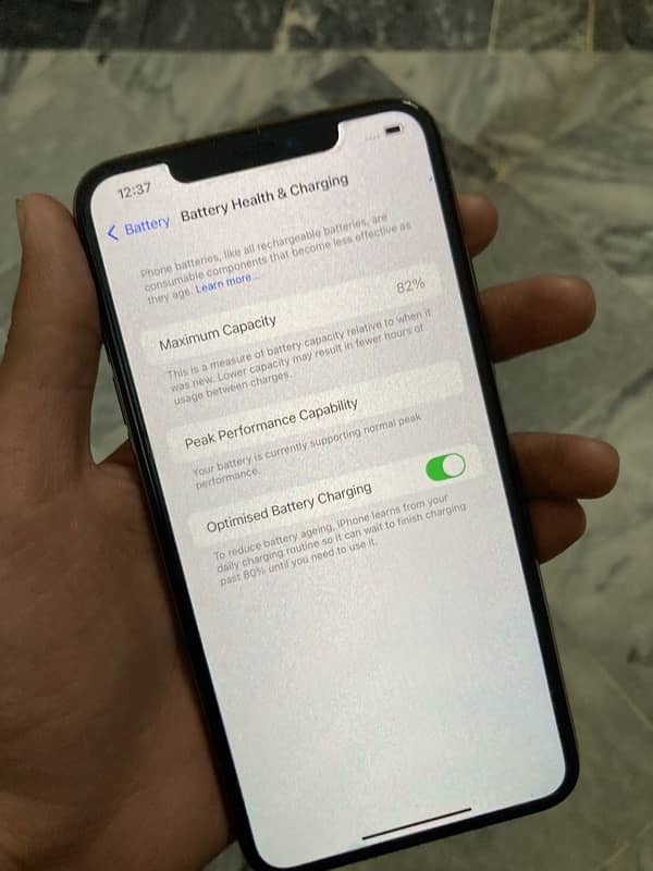 IPHONE XSMAX 256GB PTA APPROVED 4