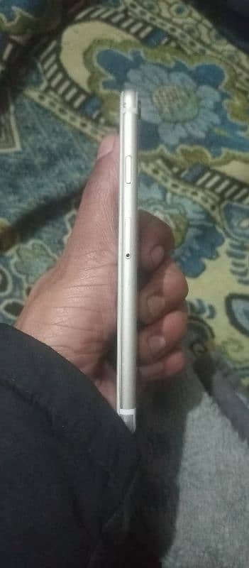 I phone 6 ha non pta center button khrb ha battery health 74 % 1