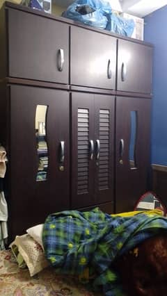 triple wardrobe with separate cupboard