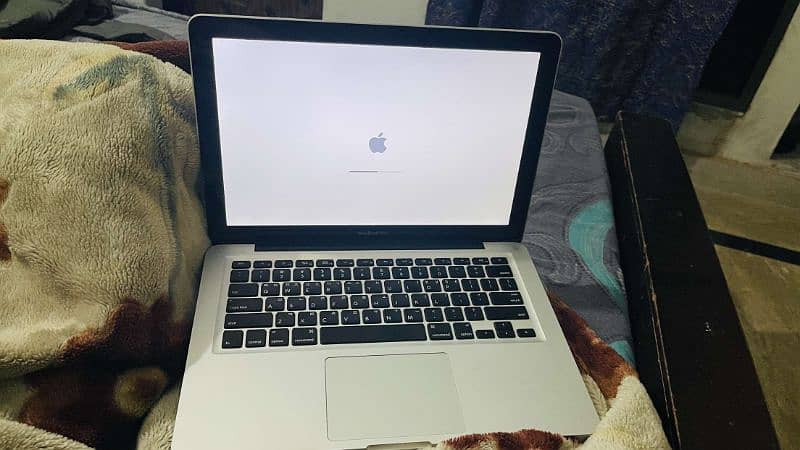 Apple MAC BOOK Pro 2011 0