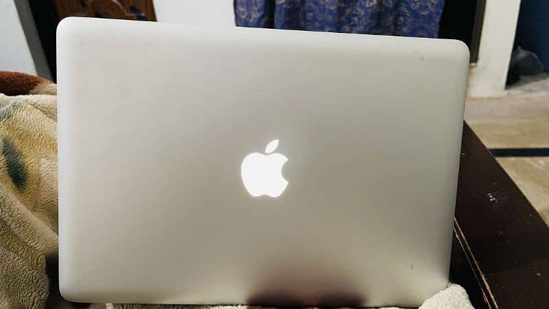 Apple MAC BOOK Pro 2011 1