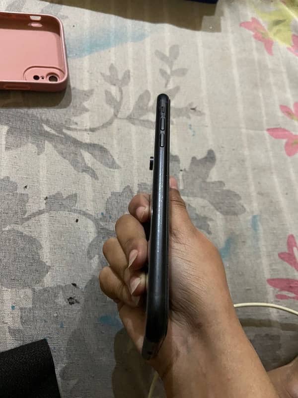 iPhone XR jv 3