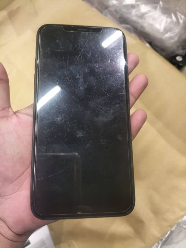 iphone 11 pro Max non PTA 7