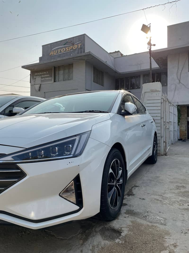 Hyundai Elantra 2022 1