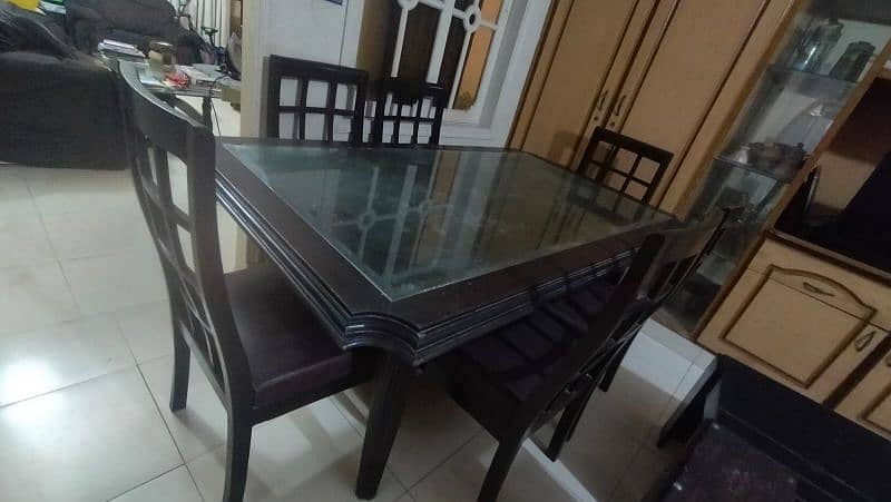 dinning table six seater 0