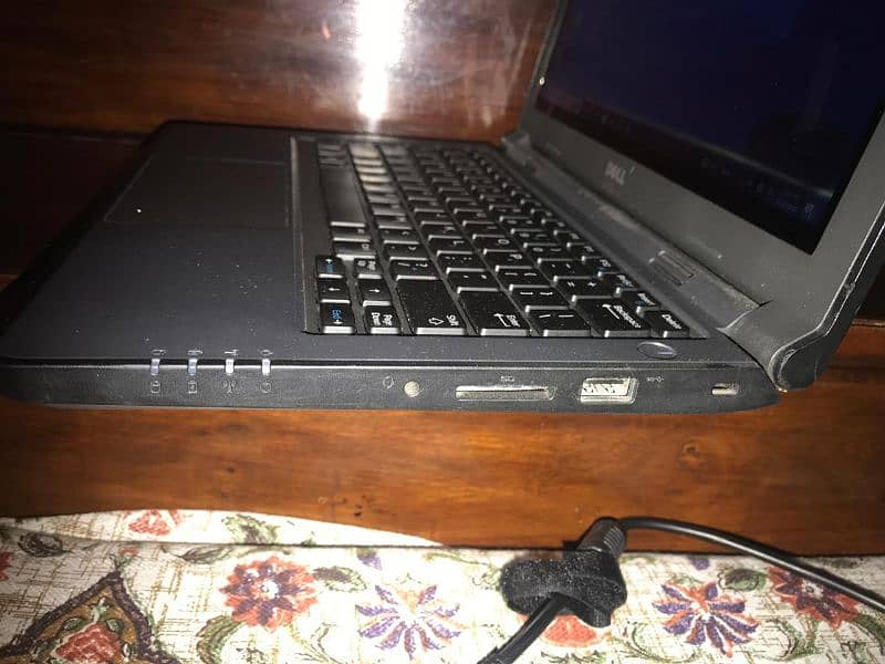 Laptop dell 4