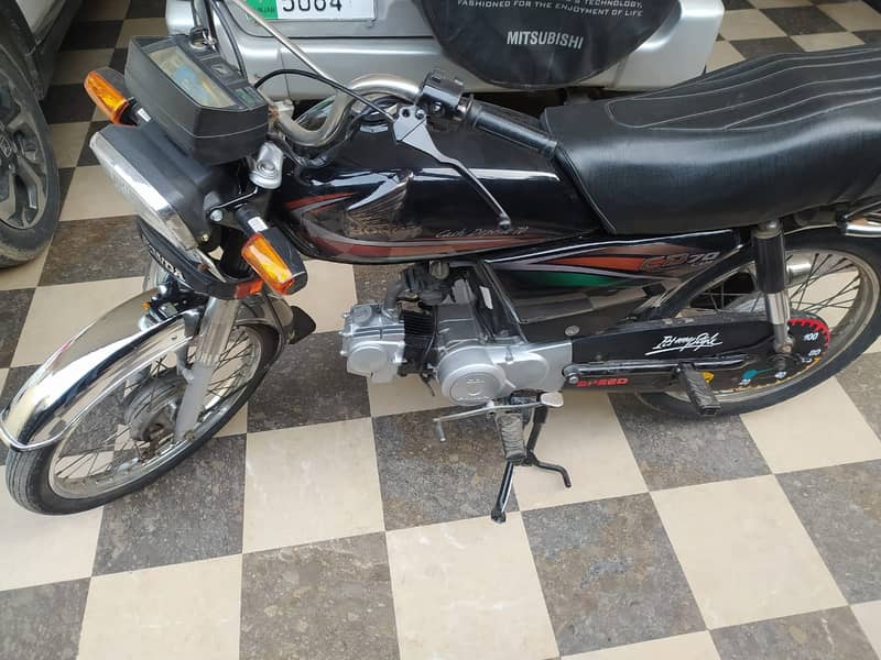 Honda CD 70 2016 For urgent Sale with original parts 0