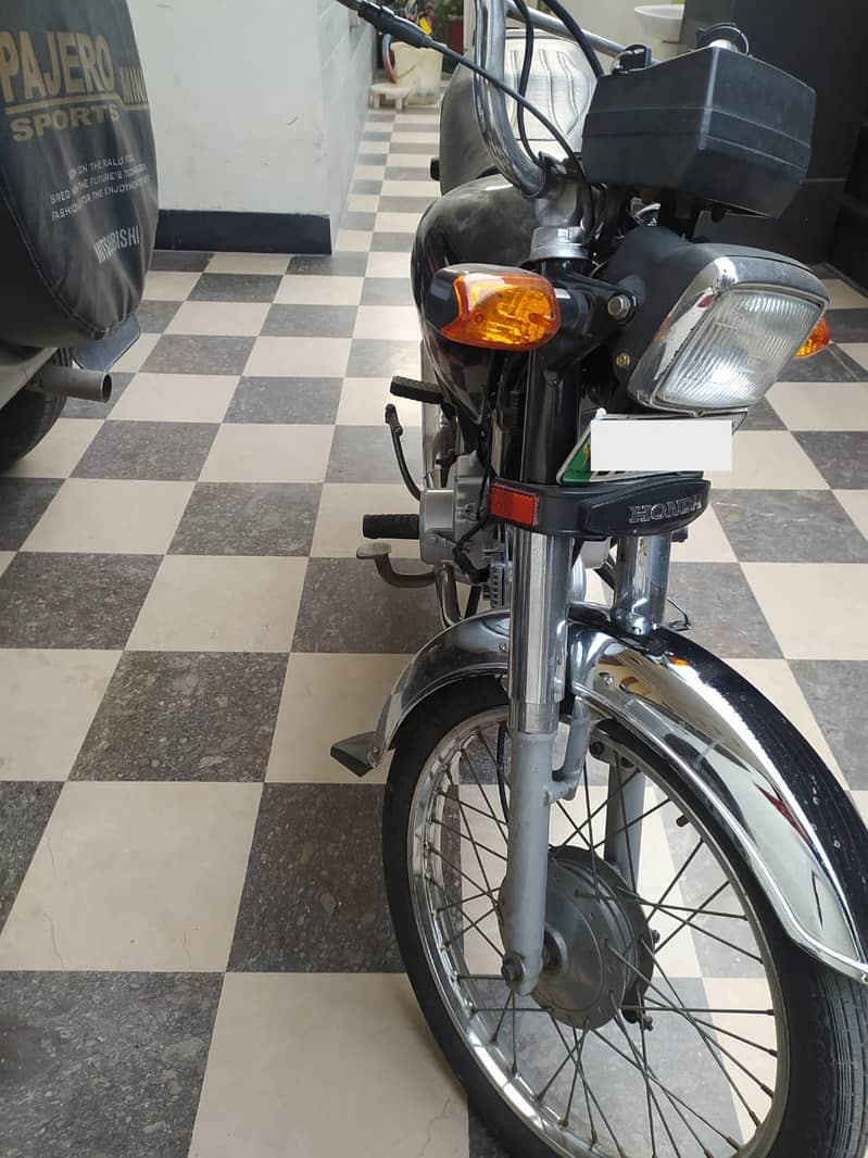 Honda CD 70 2016 For urgent Sale with original parts 3