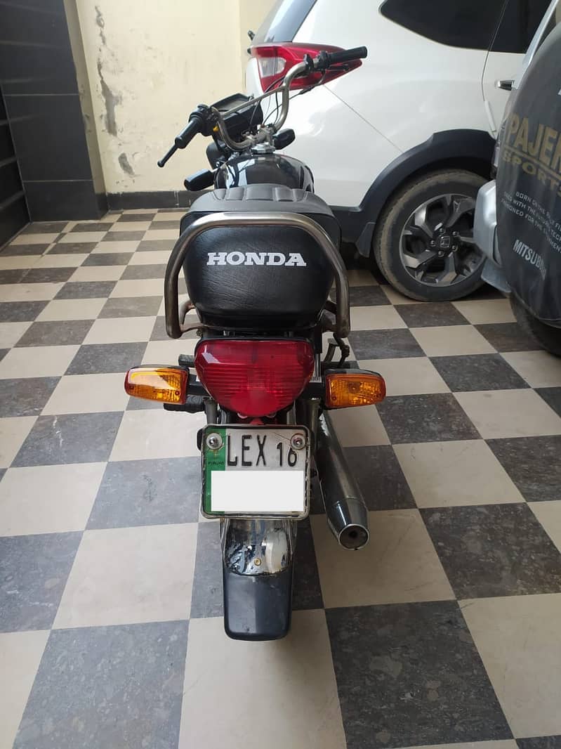 Honda CD 70 2016 For urgent Sale with original parts 5