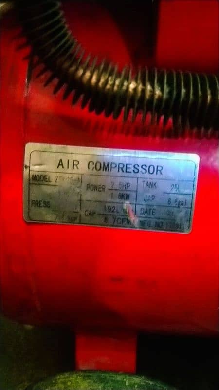 Air Compressor 2.5 HP Automatic 6