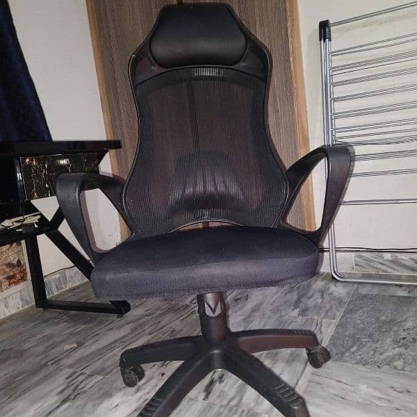 gaming and office chair 1