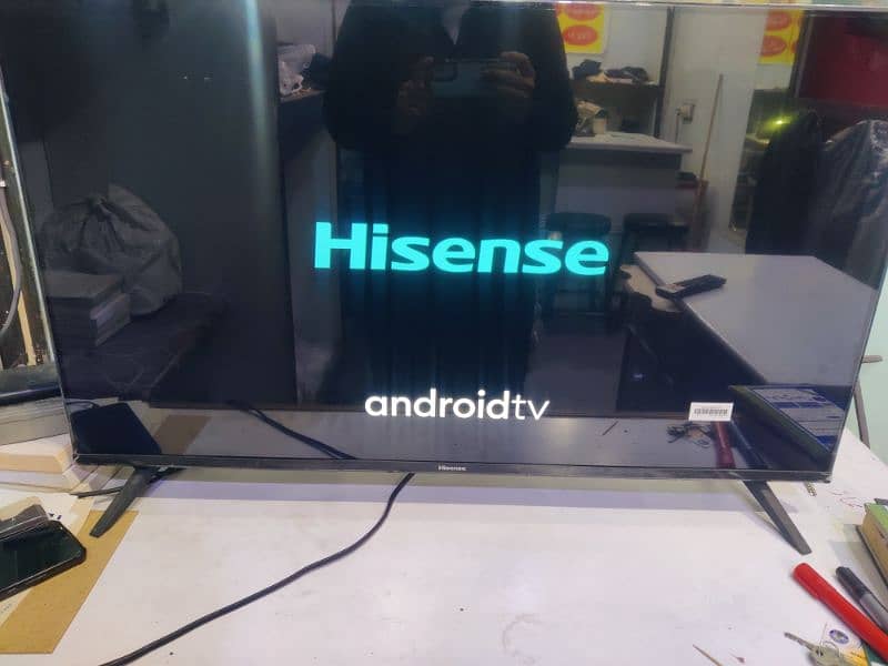 Hisense 40" Android LED TV Android 11 voice remote ha 10/10 condition 18