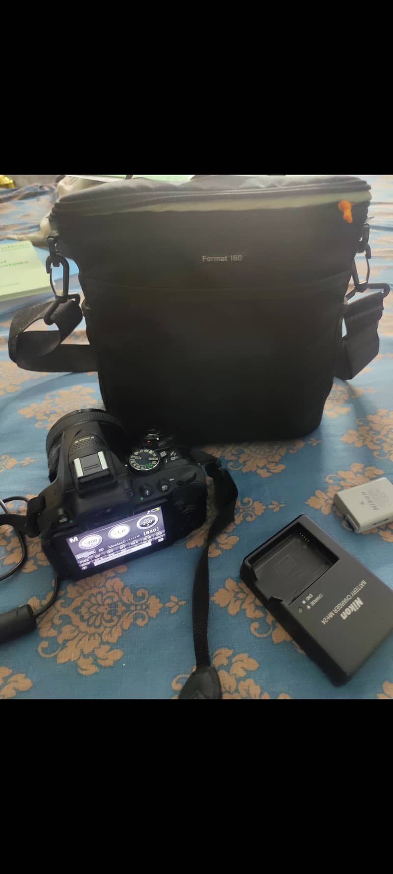 NIKON D5300 WITH BOX 1