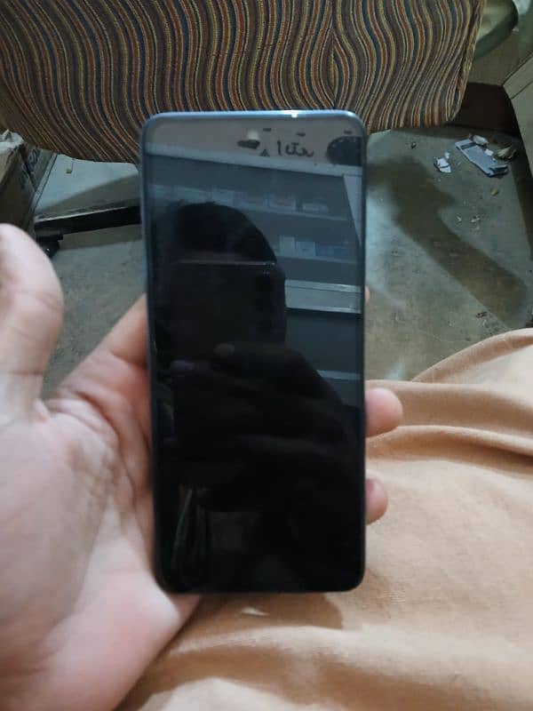 i am selling my phone 4