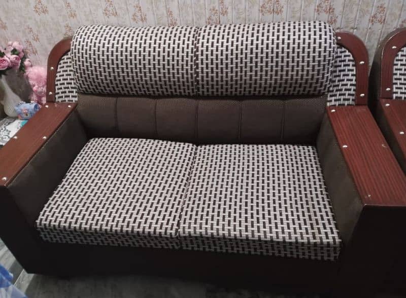 Sofa For Sale very Good Condition 1