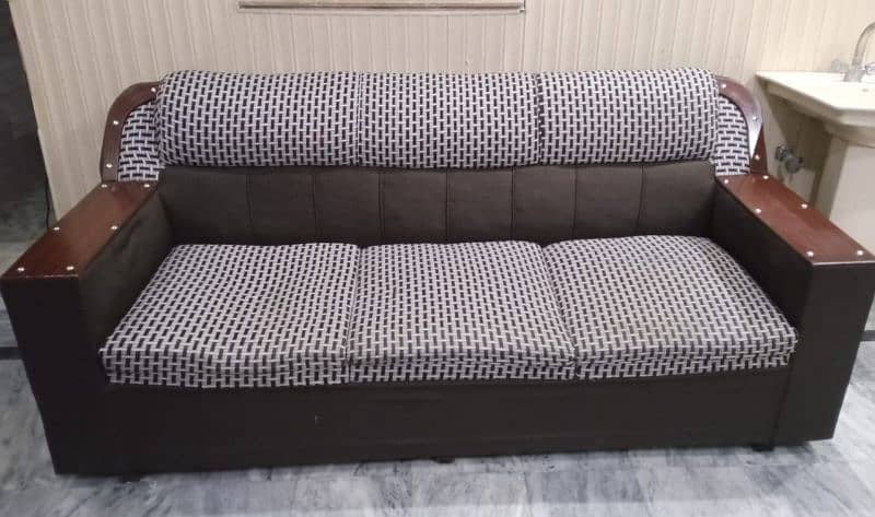 Sofa For Sale very Good Condition 2