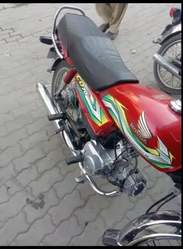 Honda CD motorcycle in good condition. contact. 03077088988 0