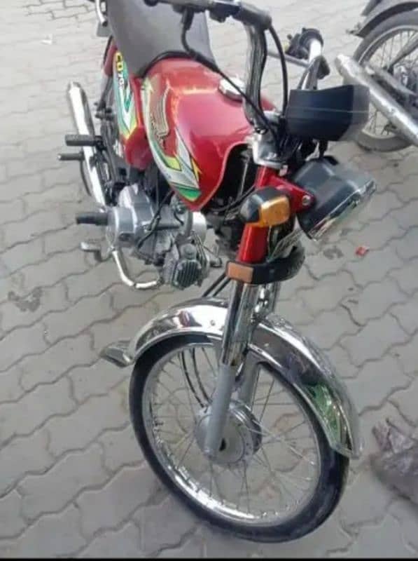 Honda CD motorcycle in good condition. contact. 03077088988 1