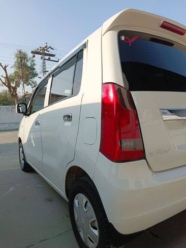 Suzuki Wagon R 2018 10