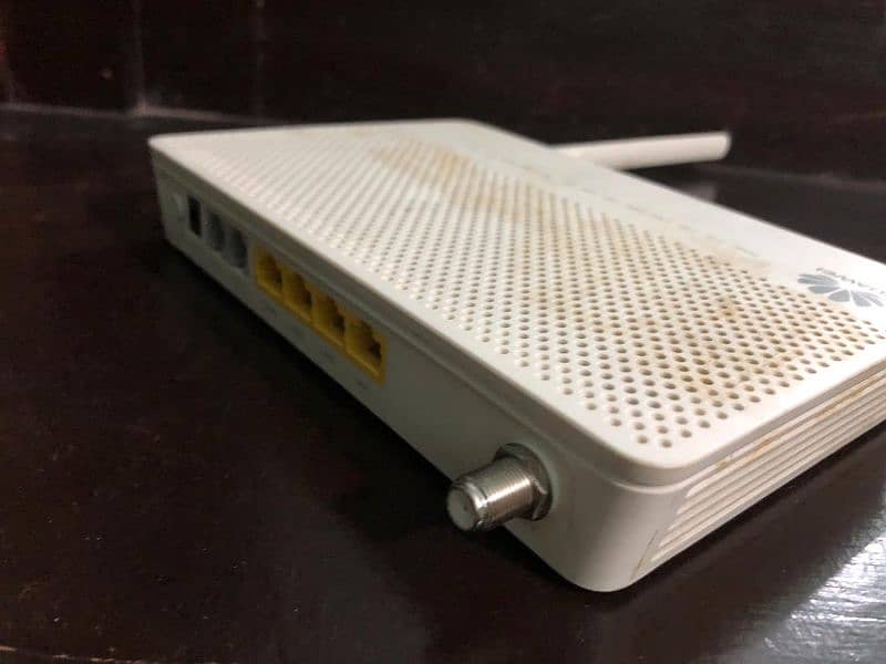 Huawei Router EG8245H5 1