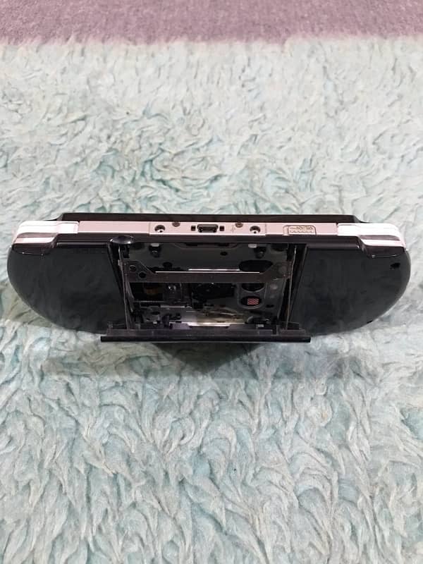 Original PSP. Model 3001c. New Condition. 5