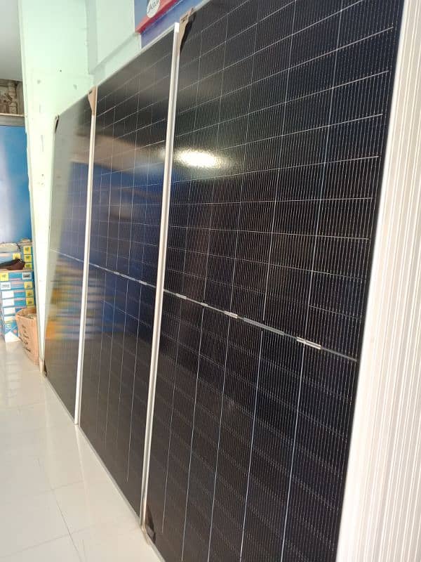 solar panel | Bifacial solar panel | 580 watt | 585 watt |.  605 watt 2