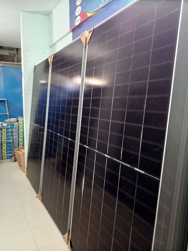 solar panel | Bifacial solar panel | 580 watt | 585 watt |.  605 watt 4