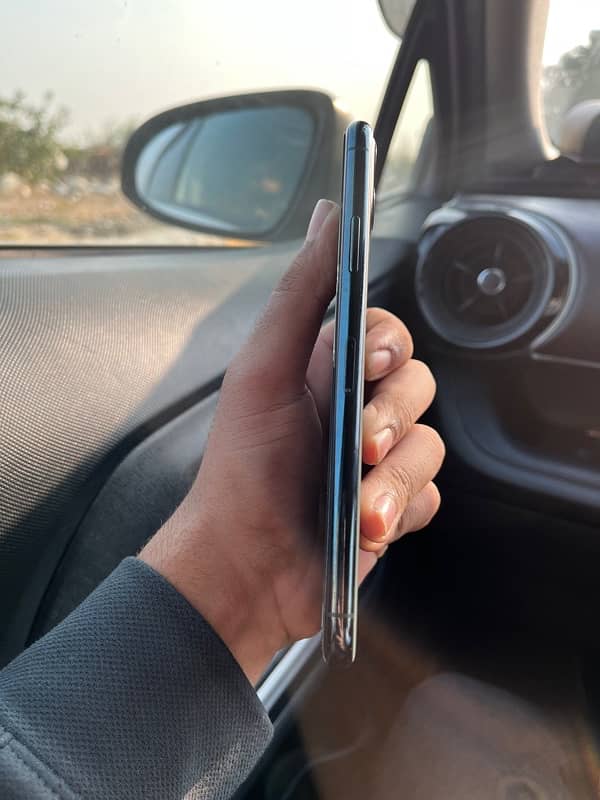 iphone 11 pro max Pta approved 1