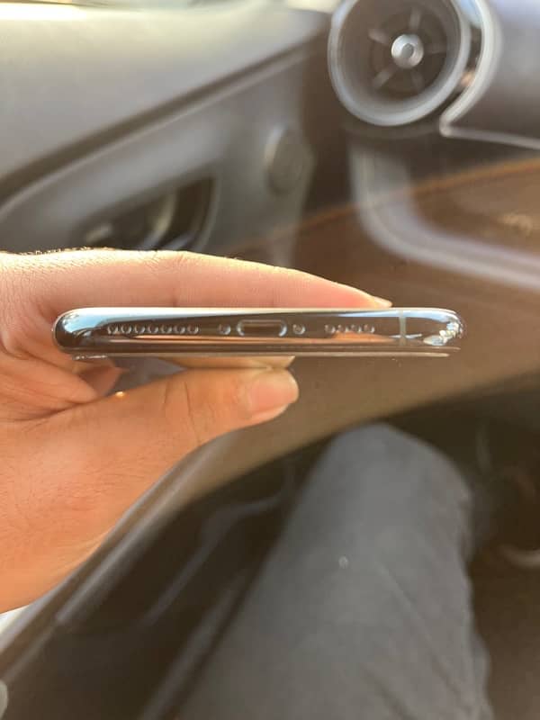 iphone 11 pro max Pta approved 4