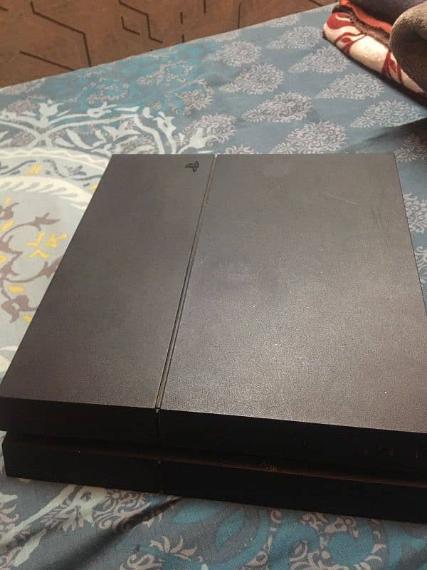 Original black ps4 slim 0