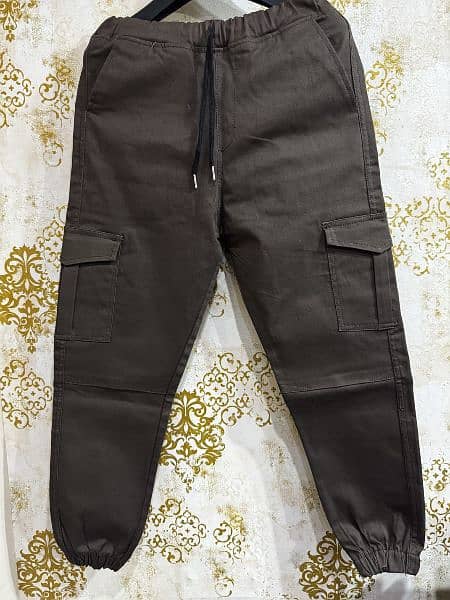 six pockets cargo trousers 2