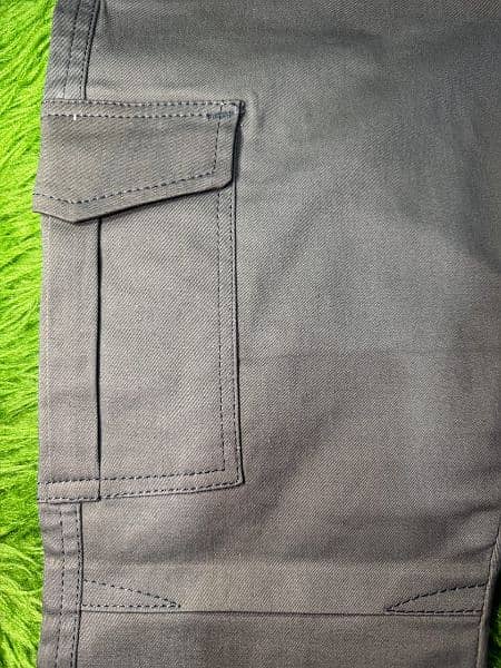 six pockets cargo trousers 5