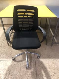 Slightly Used office Chairs 25pcs Just like new Urgent sale