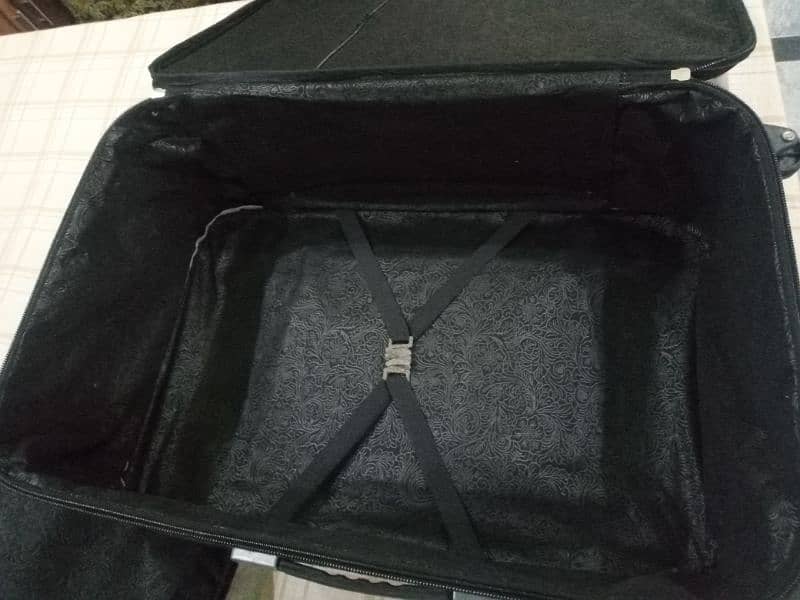 suitcase for sale 3