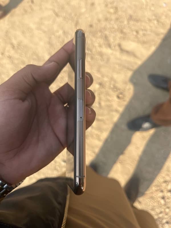 i Phone 11 pro 64 GB Non PTA 1