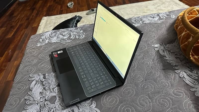 AMD Ryzen 5 laptop 6