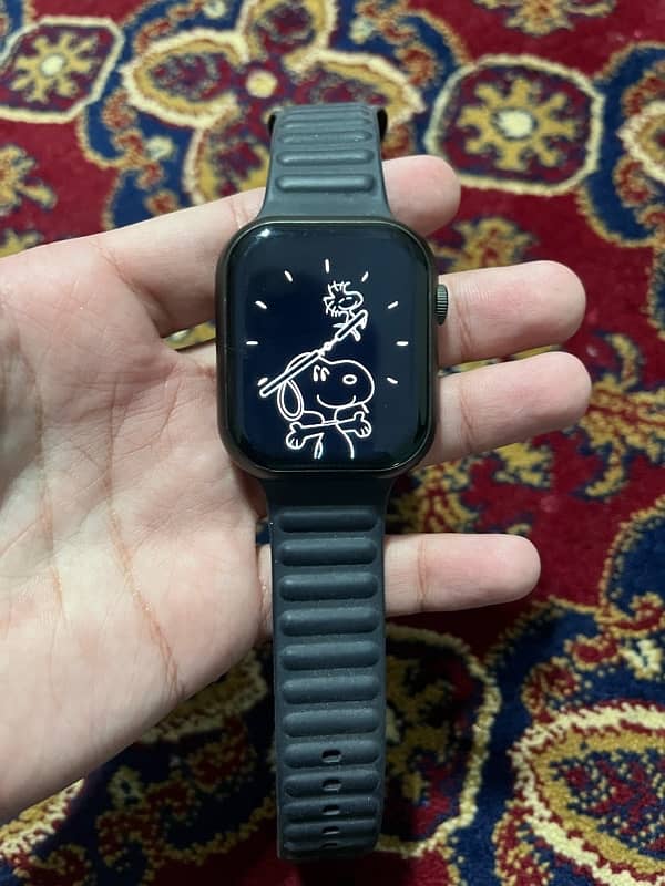 Smartwatch for sale 10/10 condition barely used Grab it now! 2