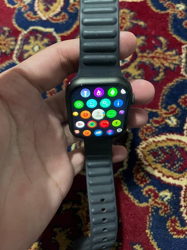 Smartwatch for sale 10/10 condition barely used Grab it now! 6