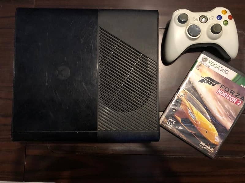 XBOX 360 E SLIM ULTRA 1