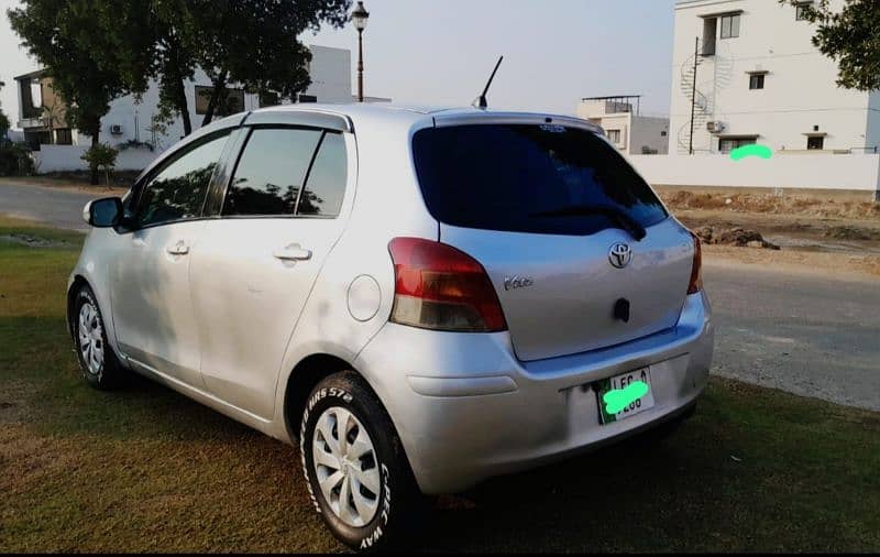 Toyota Vitz 2011 4