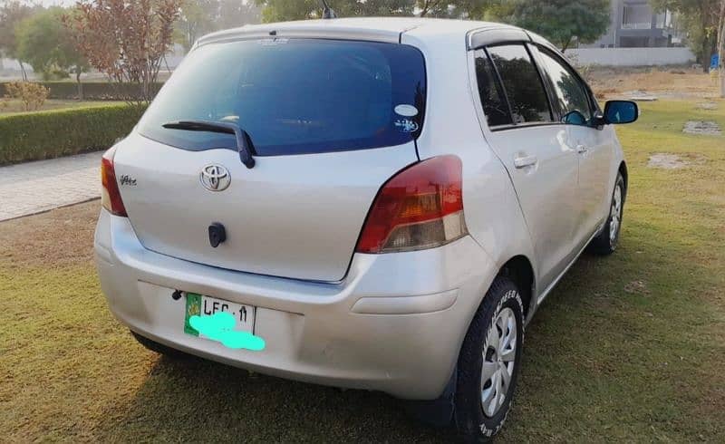 Toyota Vitz 2011 5