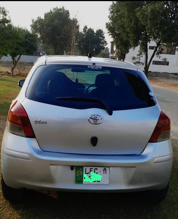 Toyota Vitz 2011 6