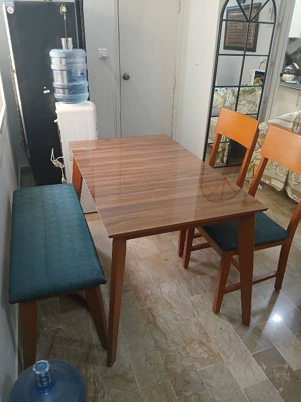 habitt  dining table 0