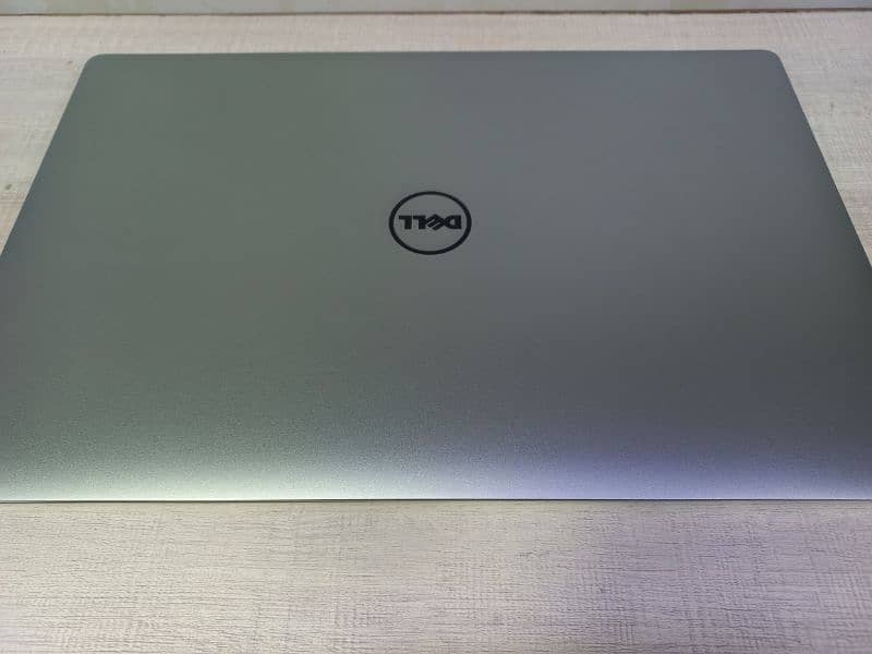 Dell XPS 15 9550 (Touch) 0