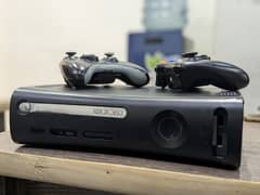 Xbox 360 with 2 original controller