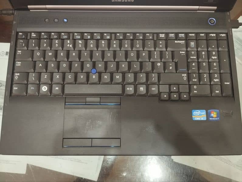 Laptop i3 4GB 500GB Samsung 2nd Gen 1