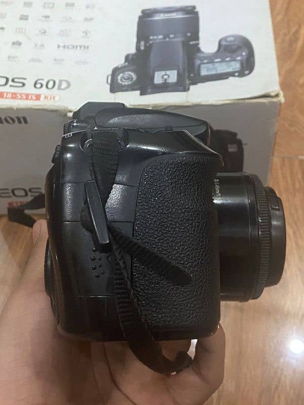 Canon 60d body with box 3